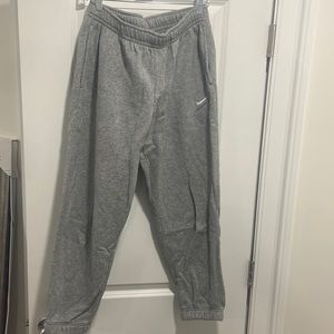 Nike Cropped Grey Sweatpants